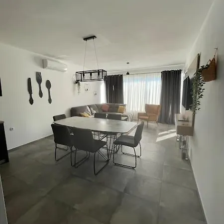 Luxury Sofia 2 Apartment *